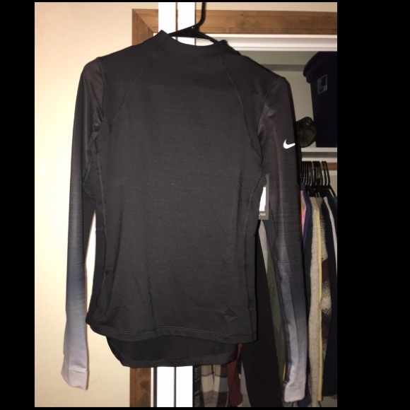 Nike long sleeve - Picture 1 of 2